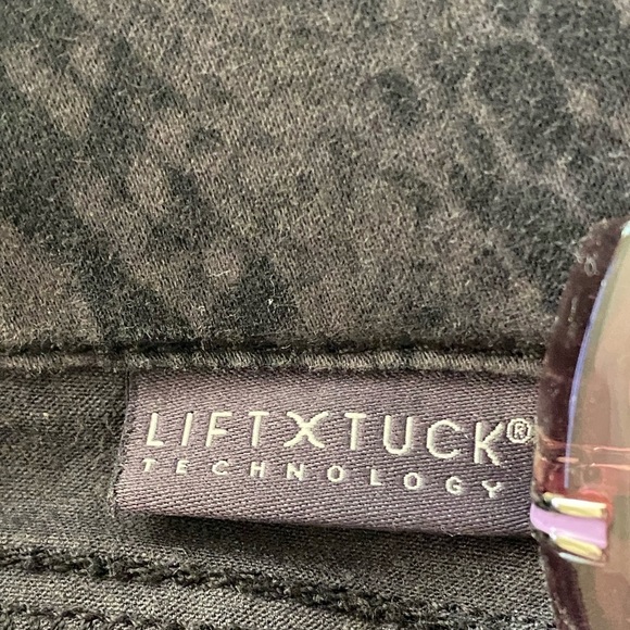 NYDJ pants,  jeans jeggings, size 10, pull on style, snake print. - Picture 6 of 7